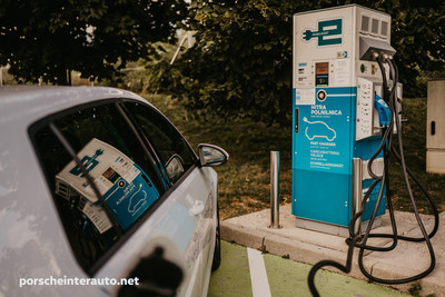 VW-E-GOLF-DOSEG-DOMET-BATERIJA-CENA-CENIK-porsche-inter-auto-zaloga-rabljeni_16