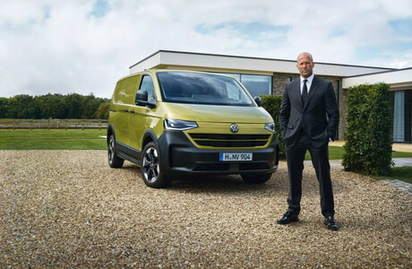 VW-Transporter-and-Caravelle-_1