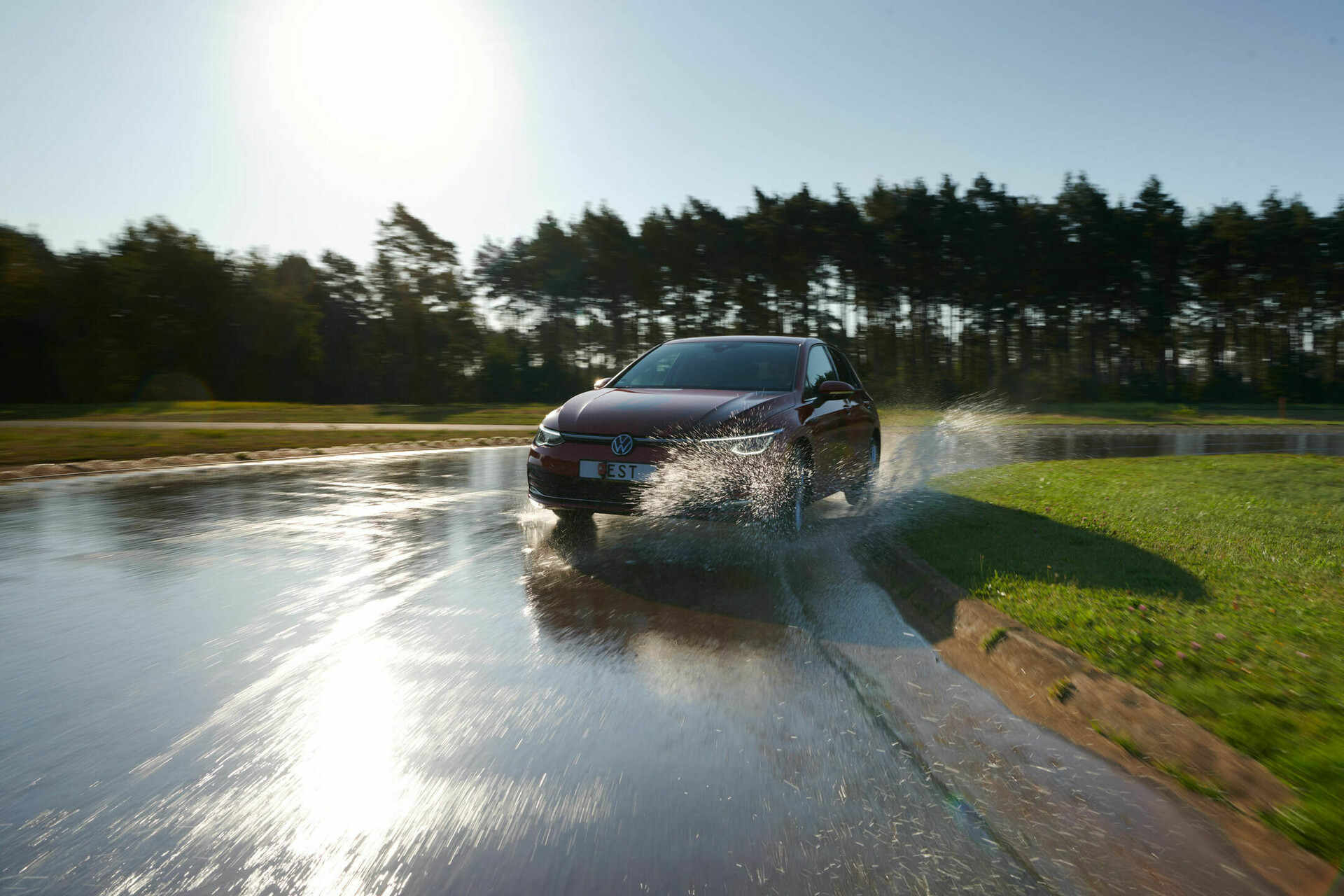 Test celoletnih pnevmatik 2025