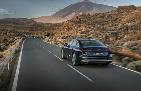 audi-a6-avant-2025-1