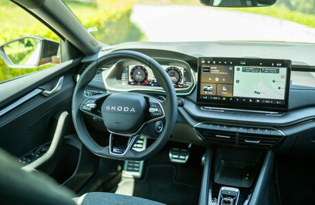 nova-skoda-octavia-porsche-inter-auto-ponudba-anniversary-edition-2025-10