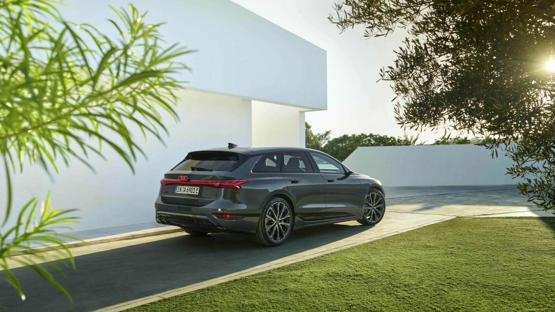 novi-audi-A6-avante-tron-performance-2025--1