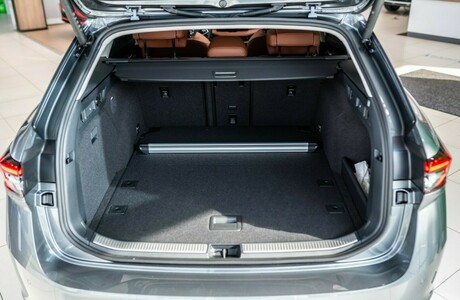 novi-skoda-superb-combi-2024-porsche-inter-auto-14