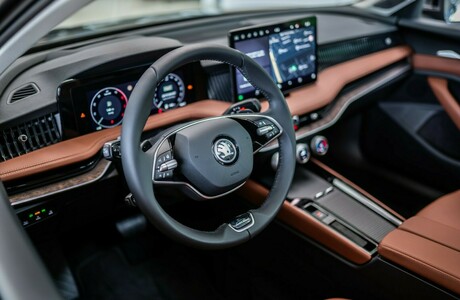novi-skoda-superb-combi-2024-porsche-inter-auto-26