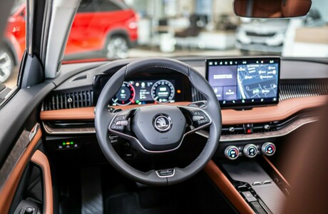 novi-skoda-superb-combi-2024-porsche-inter-auto-32