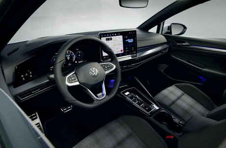 novi-vw-golf-8-gte-2024-15