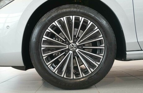 novi-vw-passat-variant-2024-porsche-inter-auto-5