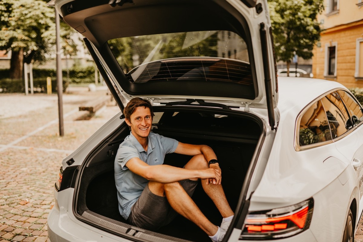 VW Arteon Shooting Brake 2021 in Peter Prevc