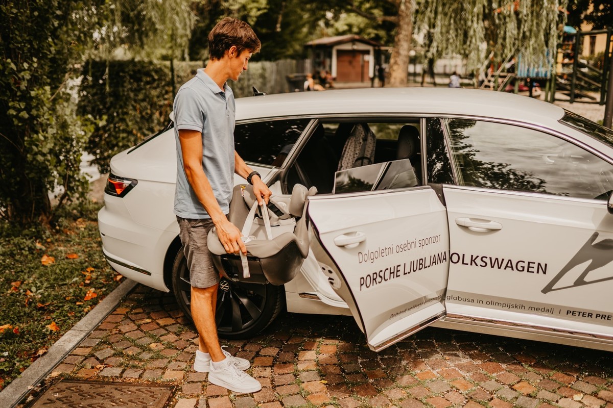 VW Arteon Shooting Brake 2021 in Peter Prevc