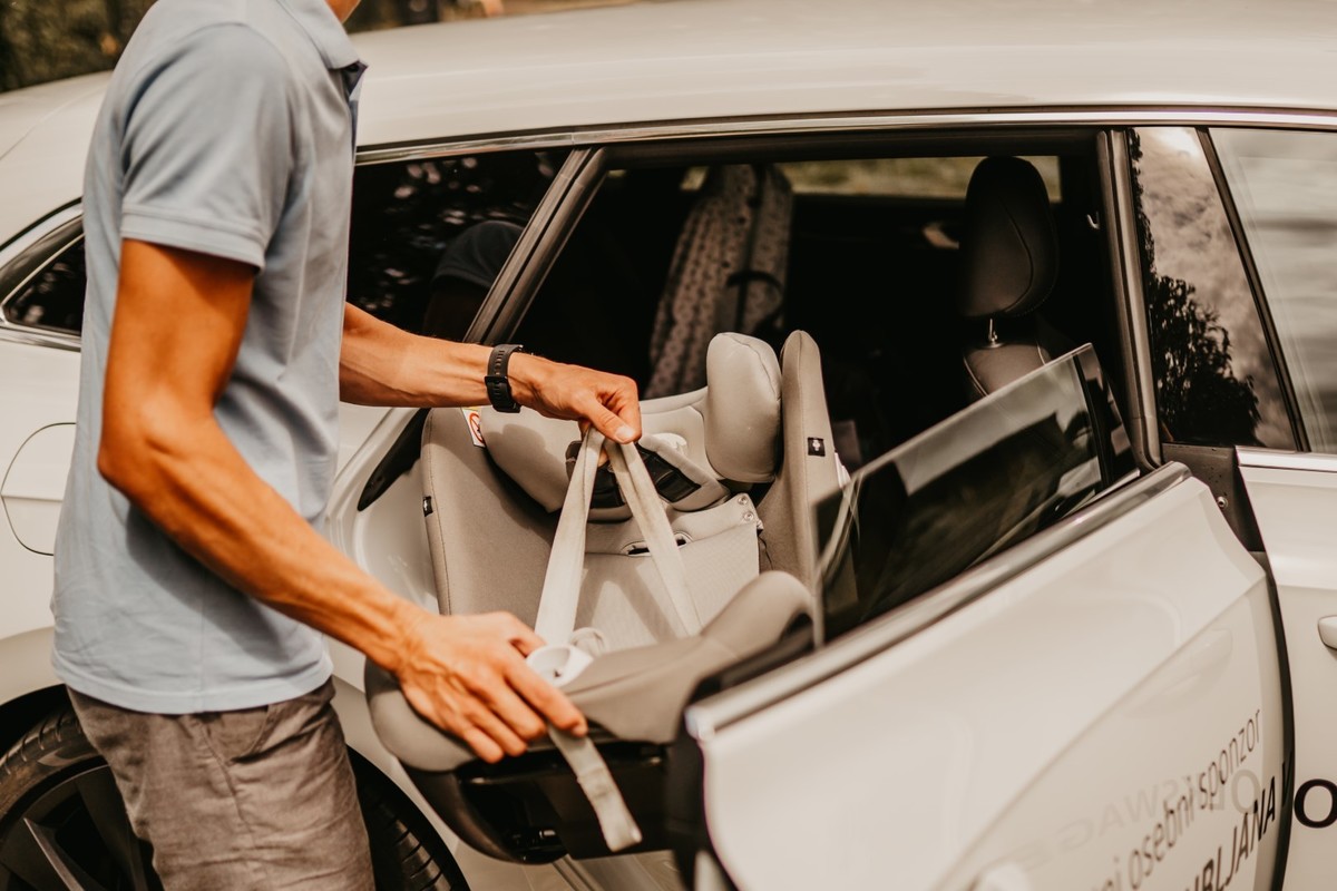 VW Arteon Shooting Brake 2021 in Peter Prevc