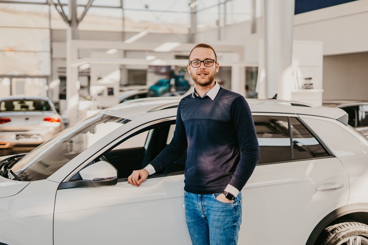 Novi VW T-Roc in prodajni svetovalec Aljoša Leb