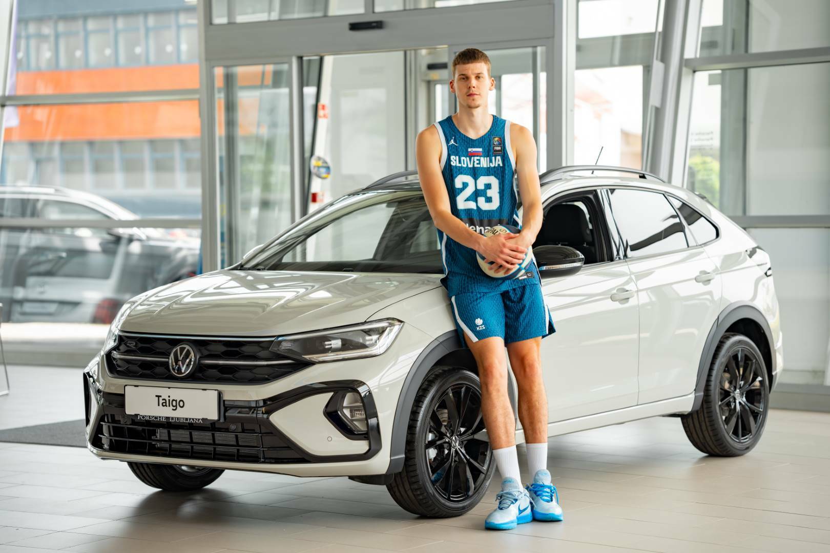 Porsche Inter Auto in KZS