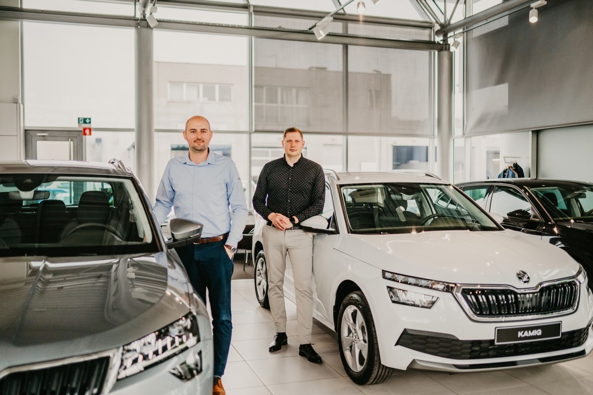 Prodajna ekipa Škoda pri Porsche Koper