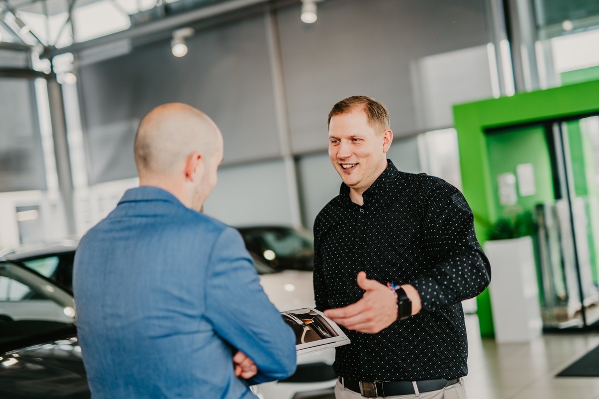 Prodajni svetovalec Jernej Bizjak