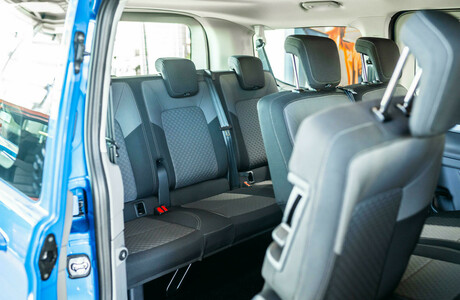 vw-caravelle-volkswagen-motorji-cena-cenik-kombi-potniski-porsche-inter-auto-sloven_11