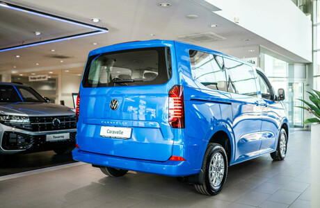 vw-caravelle-volkswagen-motorji-cena-cenik-kombi-potniski-porsche-inter-auto-sloven_6