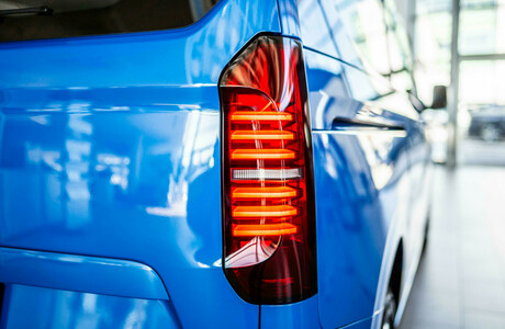 vw-caravelle-volkswagen-motorji-cena-cenik-kombi-potniski-porsche-inter-auto-sloven_7