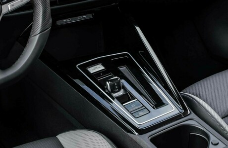 vw-golf-8-variant-2024-porsche-inter-auto-8