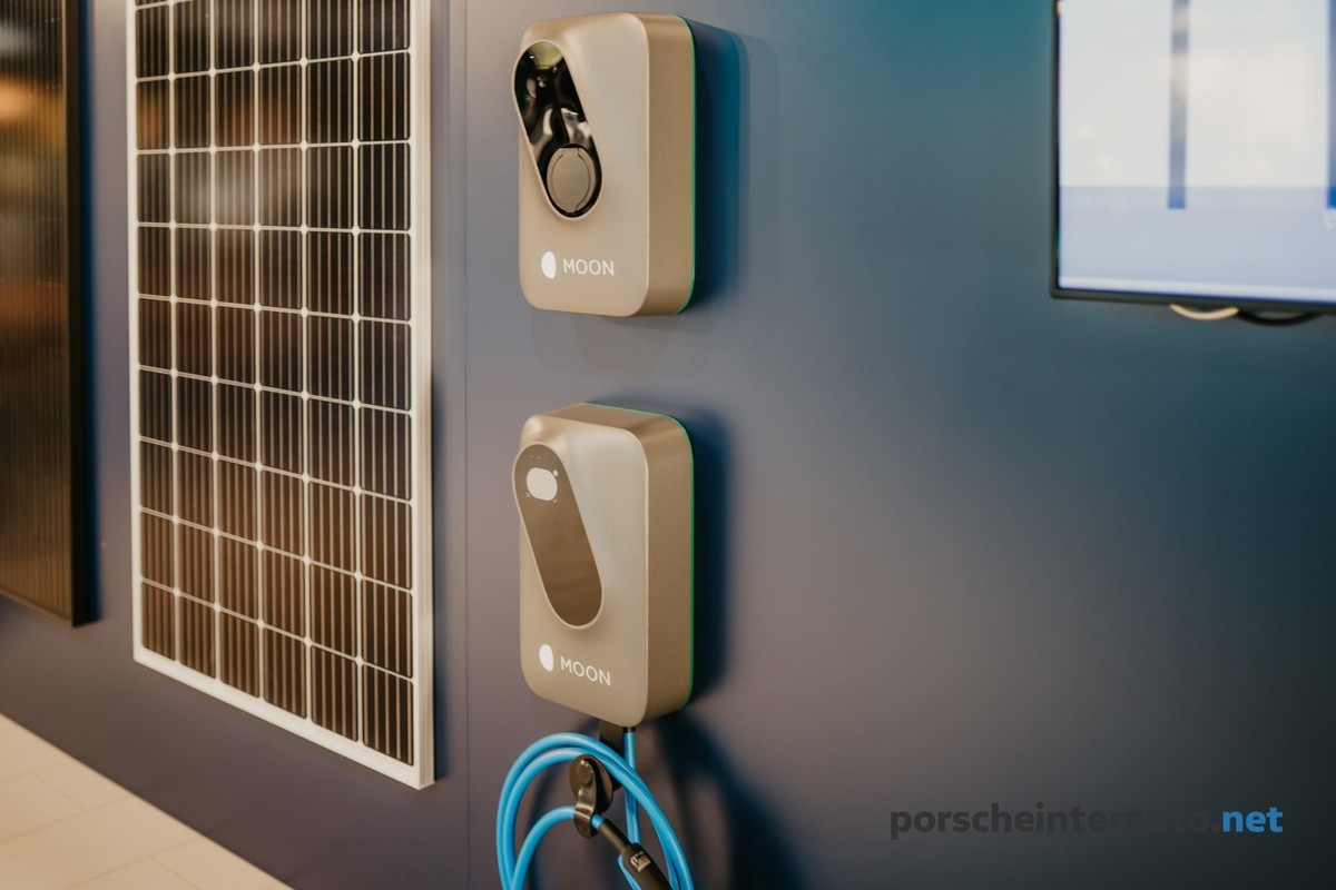 VW ID. Hub - MOON električne polnilnice