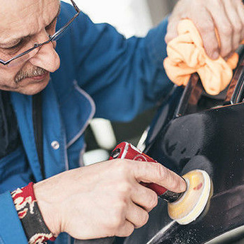 Imate poškodovan avto ali je v okvari? Asistenca Porsche Slovenija poskrbi za vas.  