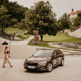 TEST: Škoda Octavia Combi Style 2.0 TDI DSG (110 kW, 150 KM) – prostoren karavan za družino!