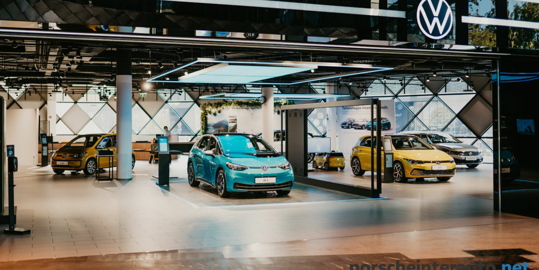 ID. Hub – center mobilne prihodnosti Volkswagen (Aleja Šiška, Ljubljana)