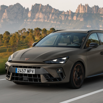 Novi CUPRA Leon 2025 - že v naših salonih!