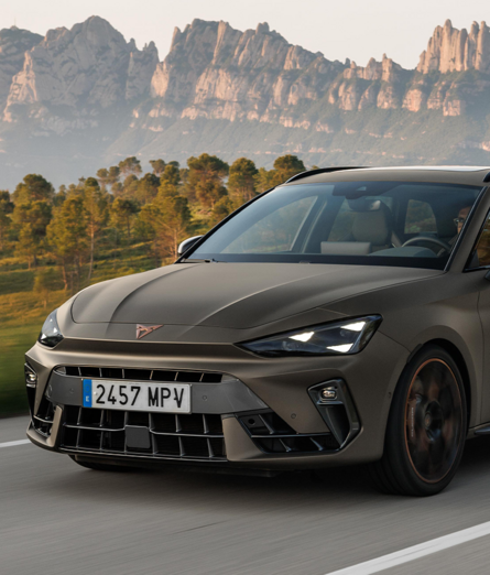 Novi CUPRA Leon 2025 - že v naših salonih!