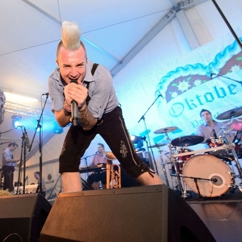 Na Oktoberfestu 2018 bodo z nami tudi Poskočni muzikanti