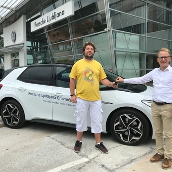 Gradimo medsebojno zaupanje s partnerskimi podjetji!