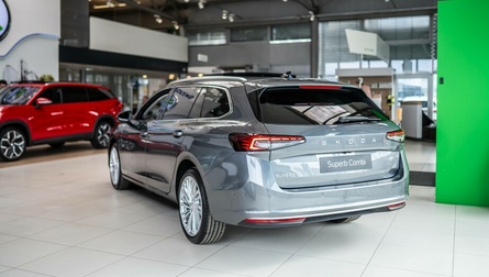 Novi Škoda Superb - naj vas navduši