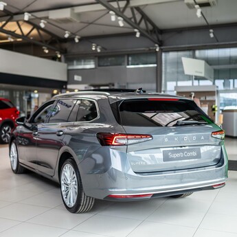 Novi Škoda Superb - naj vas navduši