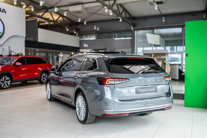 Novi Škoda Superb - naj vas navduši