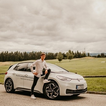 Peter Prevc prvič preizkusil novi električni VW ID.3!