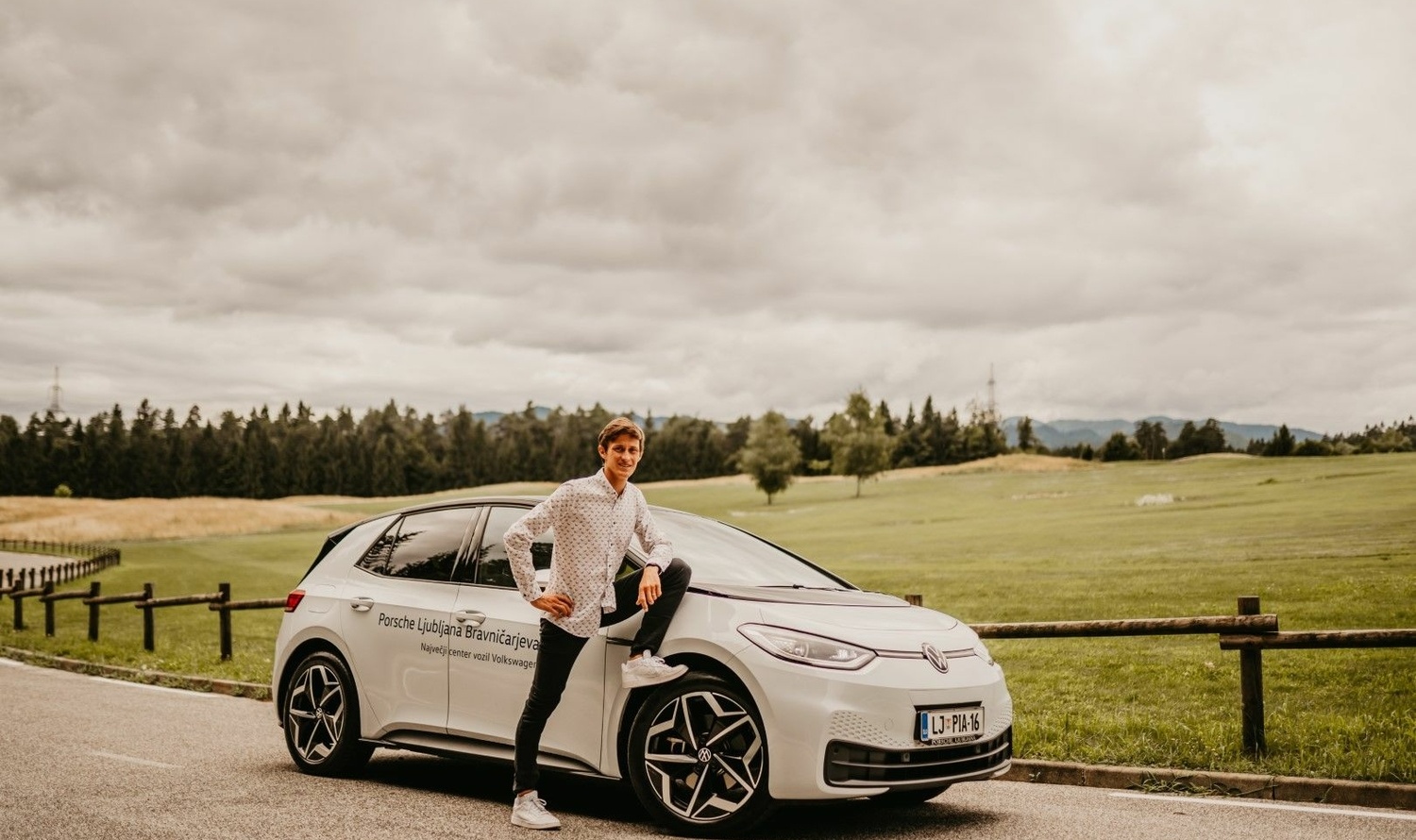 Peter Prevc prvič preizkusil novi električni VW ID.3!