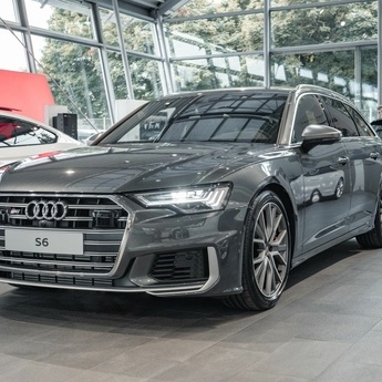 Audi S6 Avant 2019 že pri Porsche Inter Auto!